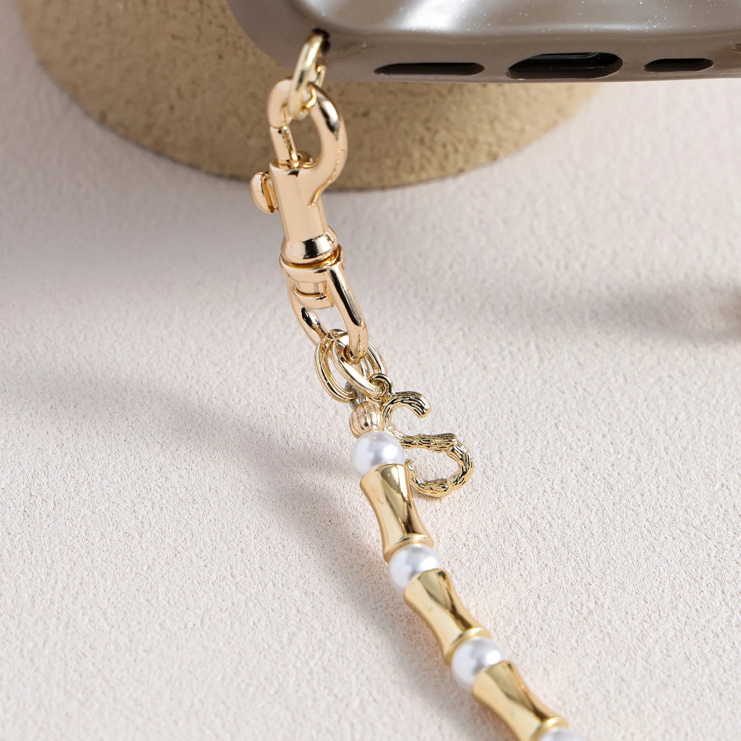 أوديت - سوار ساعة أبل مزدوج الخيوط مصنوع يدويًا من حجر الأمازونيت ولؤلؤ سواروفسكي