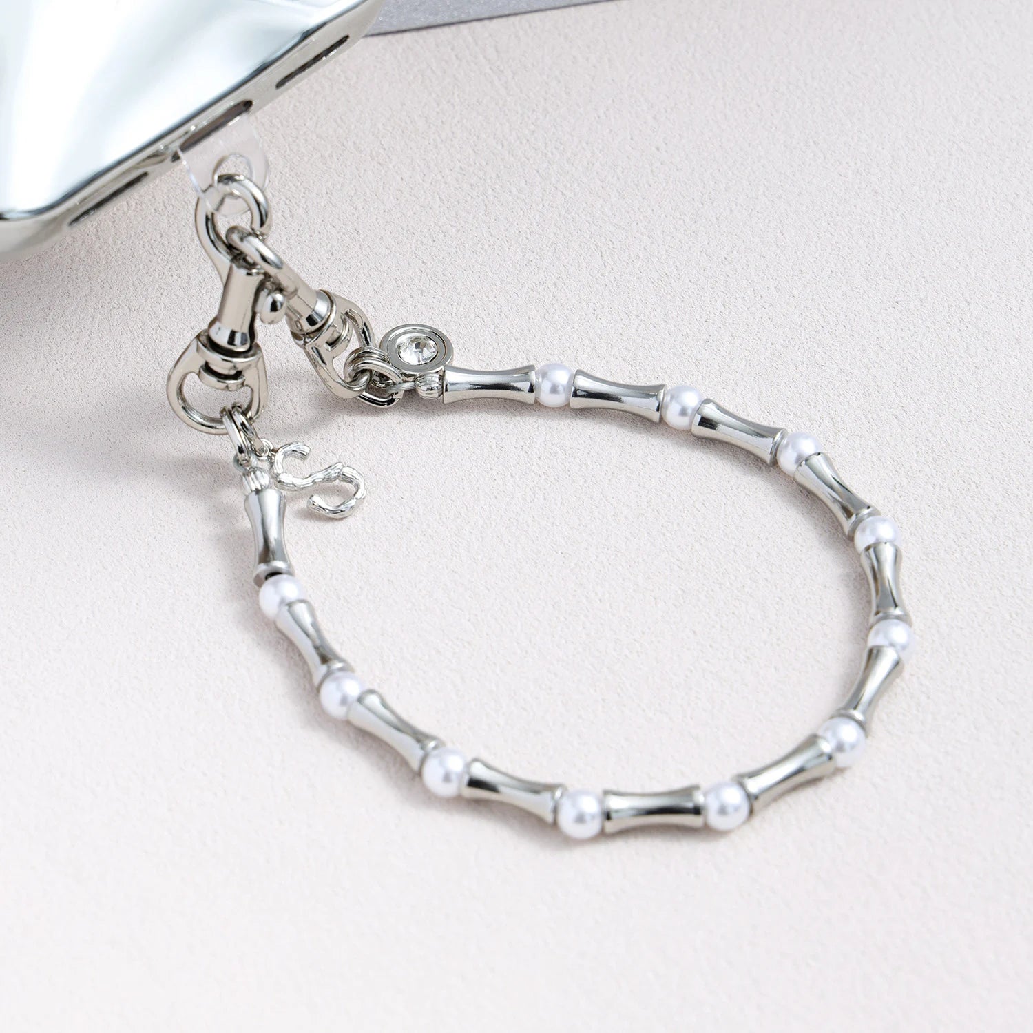 أوديت - سوار ساعة أبل مزدوج الخيوط مصنوع يدويًا من حجر الأمازونيت ولؤلؤ سواروفسكي