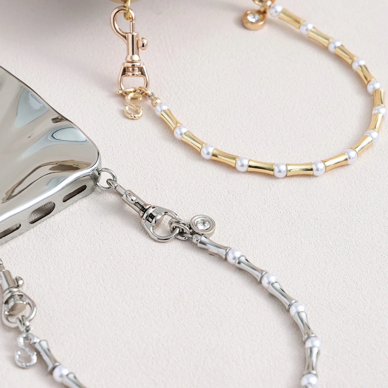 أوديت - سوار ساعة أبل مزدوج الخيوط مصنوع يدويًا من حجر الأمازونيت ولؤلؤ سواروفسكي