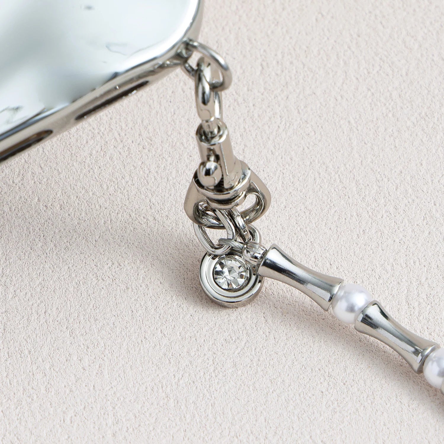 أوديت - سوار ساعة أبل مزدوج الخيوط مصنوع يدويًا من حجر الأمازونيت ولؤلؤ سواروفسكي