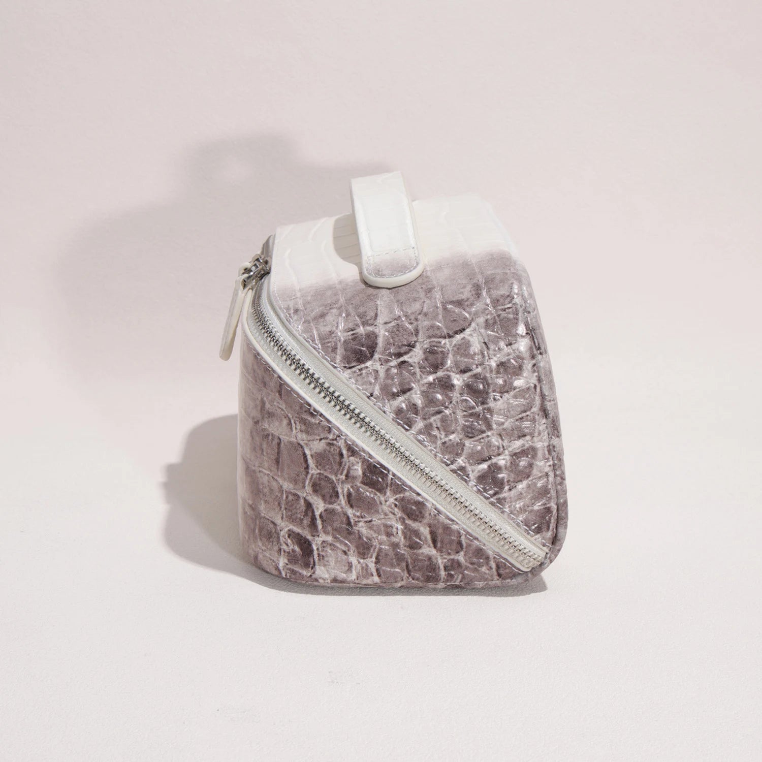 Matin de Chloris - Funda para teléfono MagSafe con ranura para tarjetas y rayas celadón