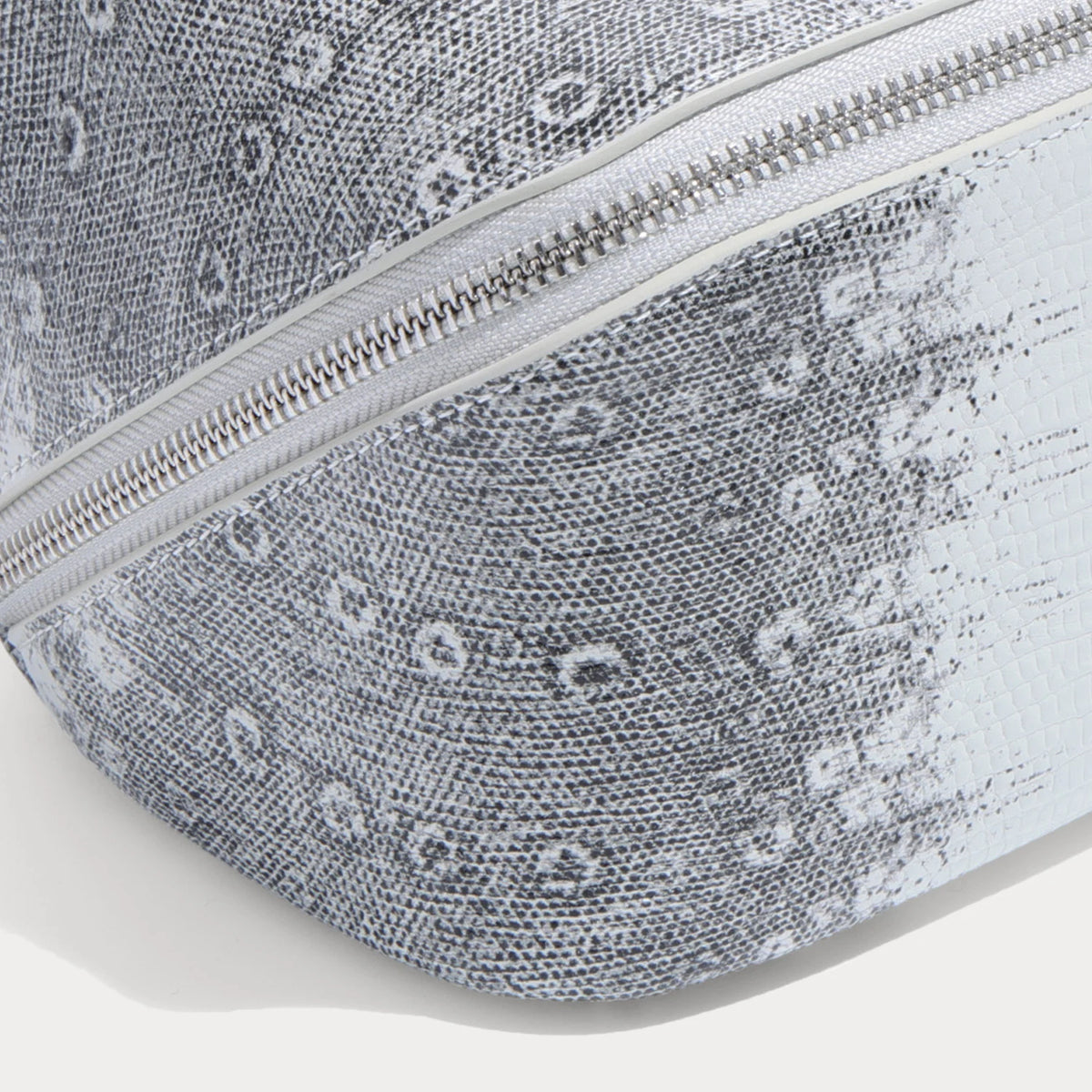 Aurelia Valise – Lizard-Embossed Top-Grain Cowhide Vanity Bag