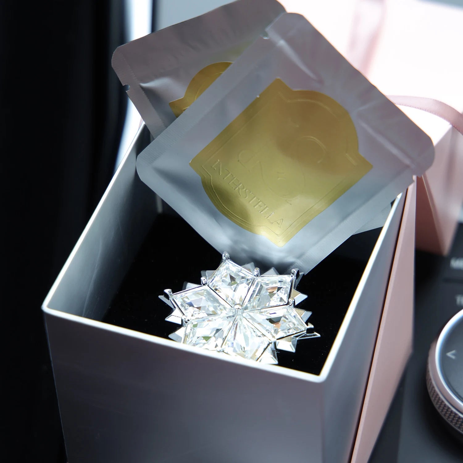 Asteria Givre - Grand Touring Crystal Car Fragrance (4 scents of tablets included)