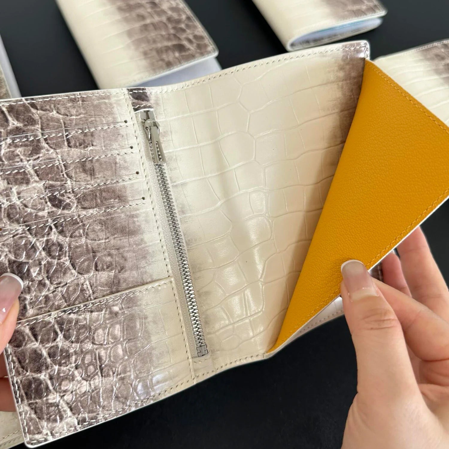 Lignum Aeterna - Custodia e cinturino per iPhone in bambù perlato