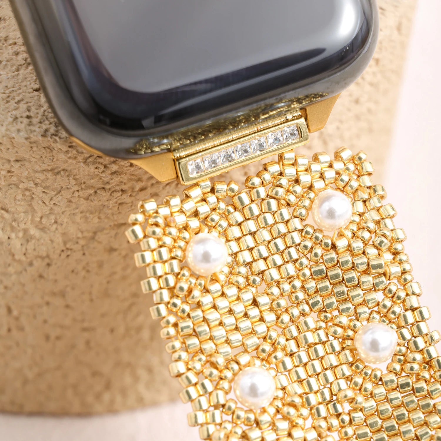 أنطوانيت – سوار ساعة أبل مصنوع يدويًا من لؤلؤ سواروفسكي وكريستال